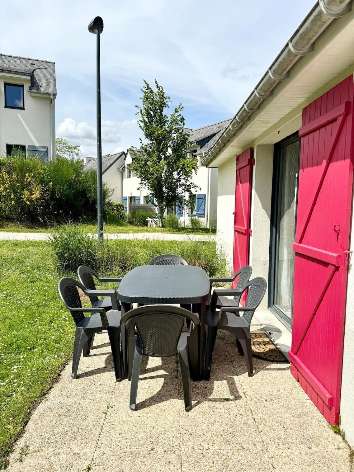 Maisonnette Tout Confort - Golf - Piscine Queven Exterior photo